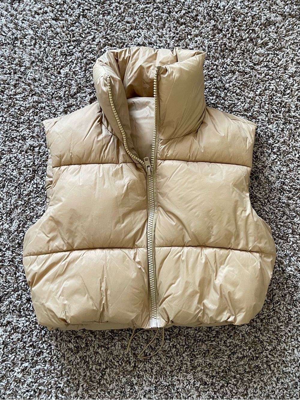 Women's Cropped Beige Puffer Vest Size S Pockets Zipper Adjustable Hem Collar